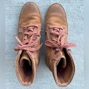 Women’s Sierra Chaco Boot Size 9